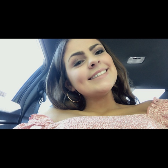 Meet your Posher, Taylor - Picture 1 of 1